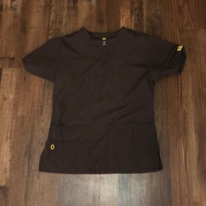 brown scrub top